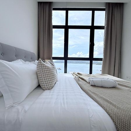 The Shore Cbd Kota Kinabalu By Laxzone Suite Exterior foto