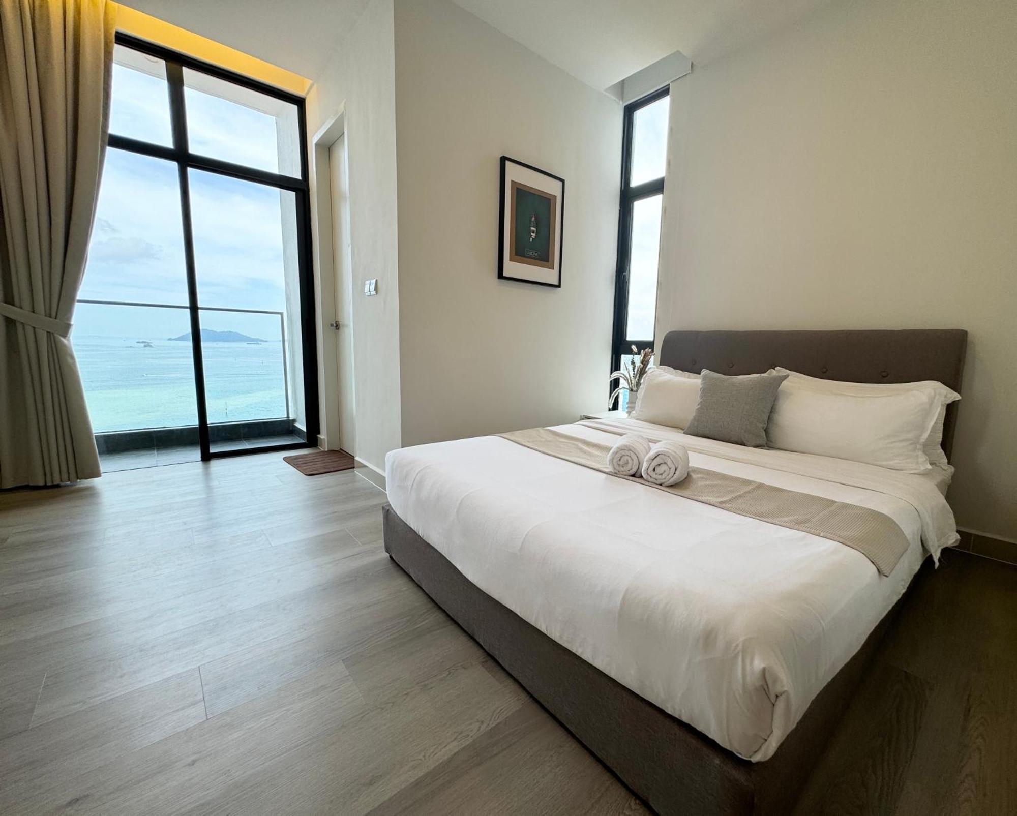 The Shore Cbd Kota Kinabalu By Laxzone Suite Exterior foto