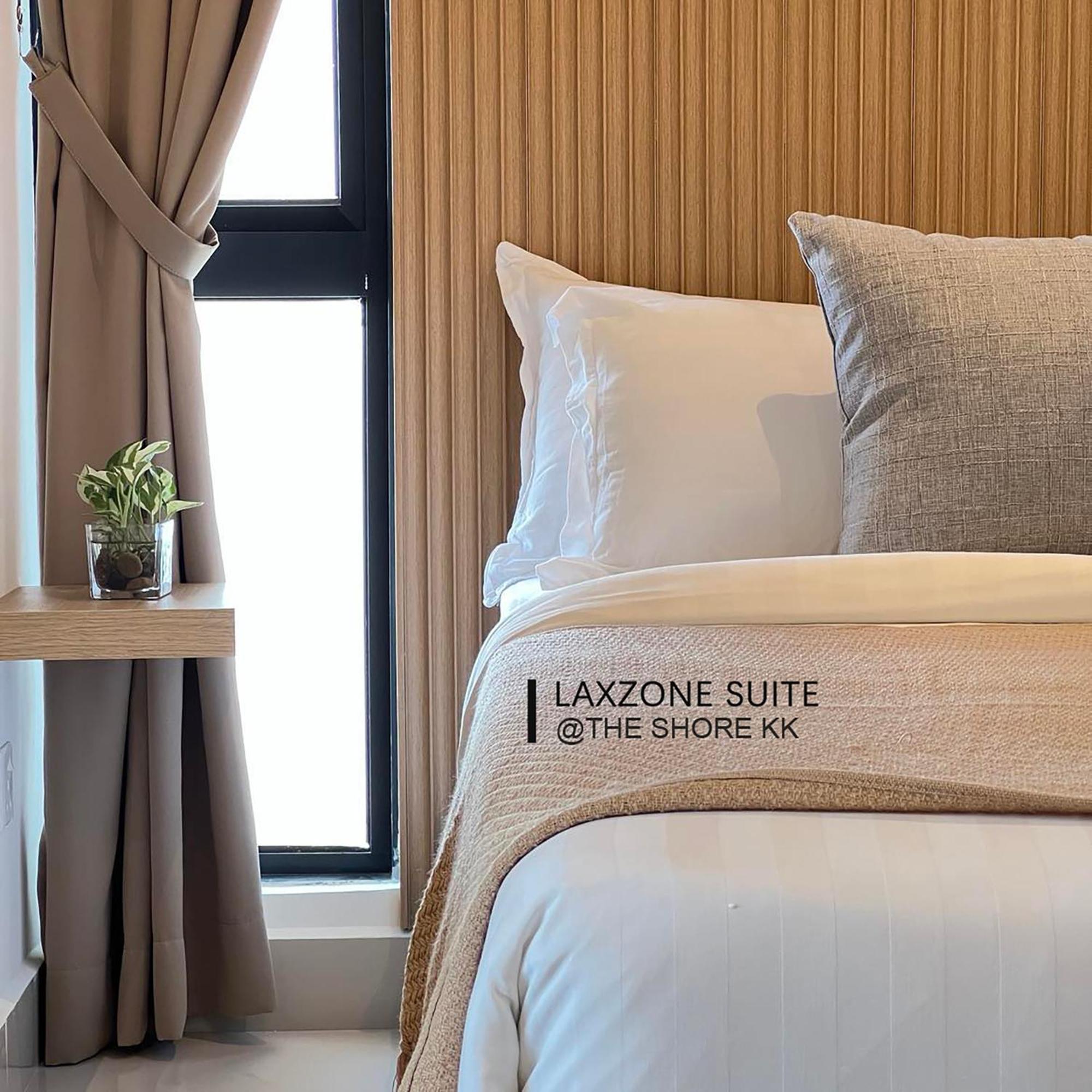 The Shore Cbd Kota Kinabalu By Laxzone Suite Exterior foto