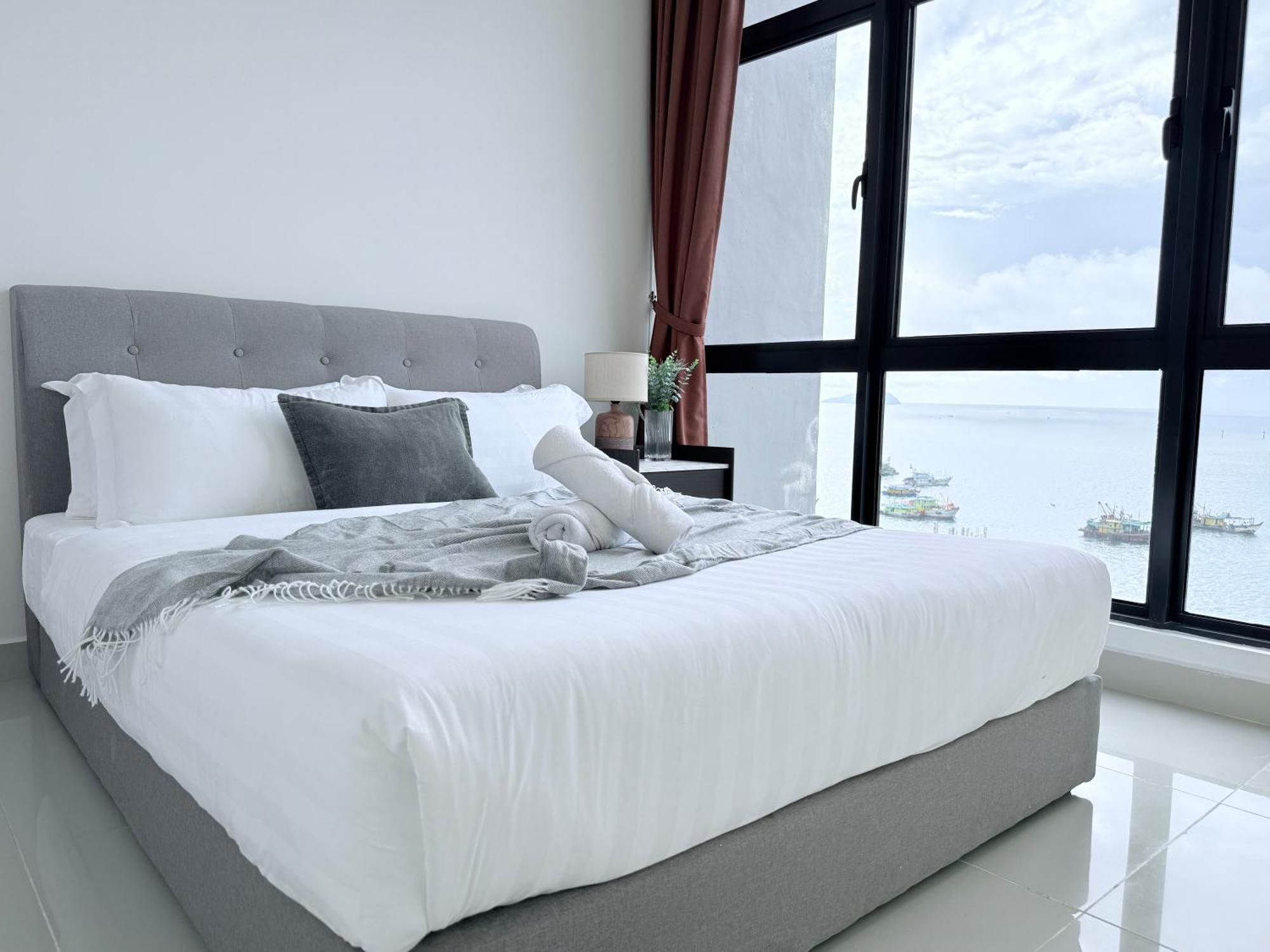 The Shore Cbd Kota Kinabalu By Laxzone Suite Exterior foto
